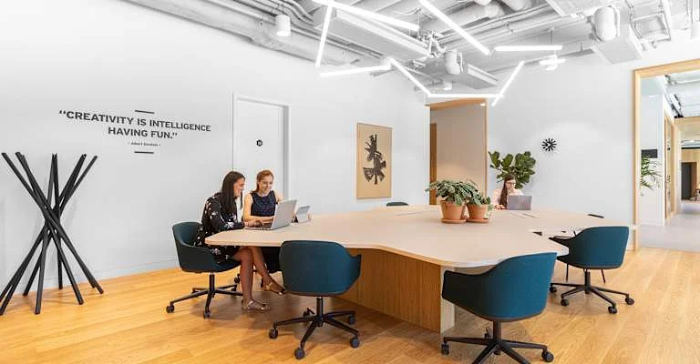 Spaces SmichOff coworking interior