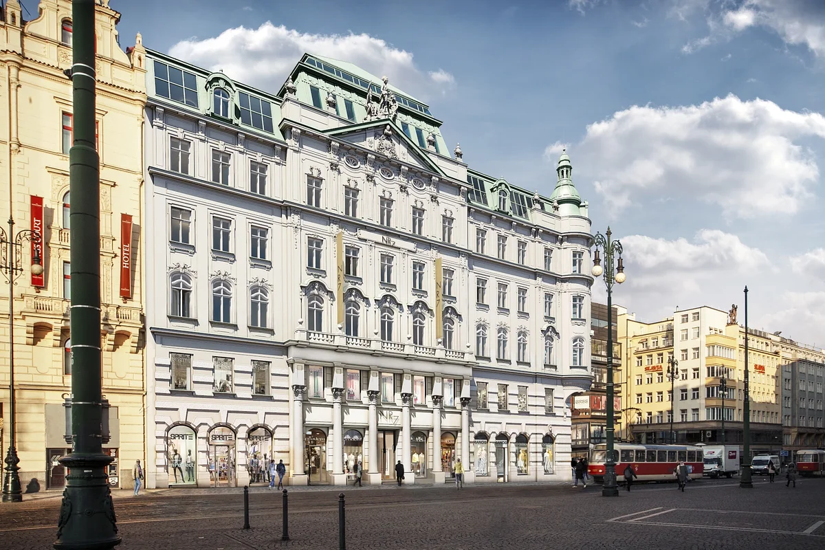 NR7 building and surroundings