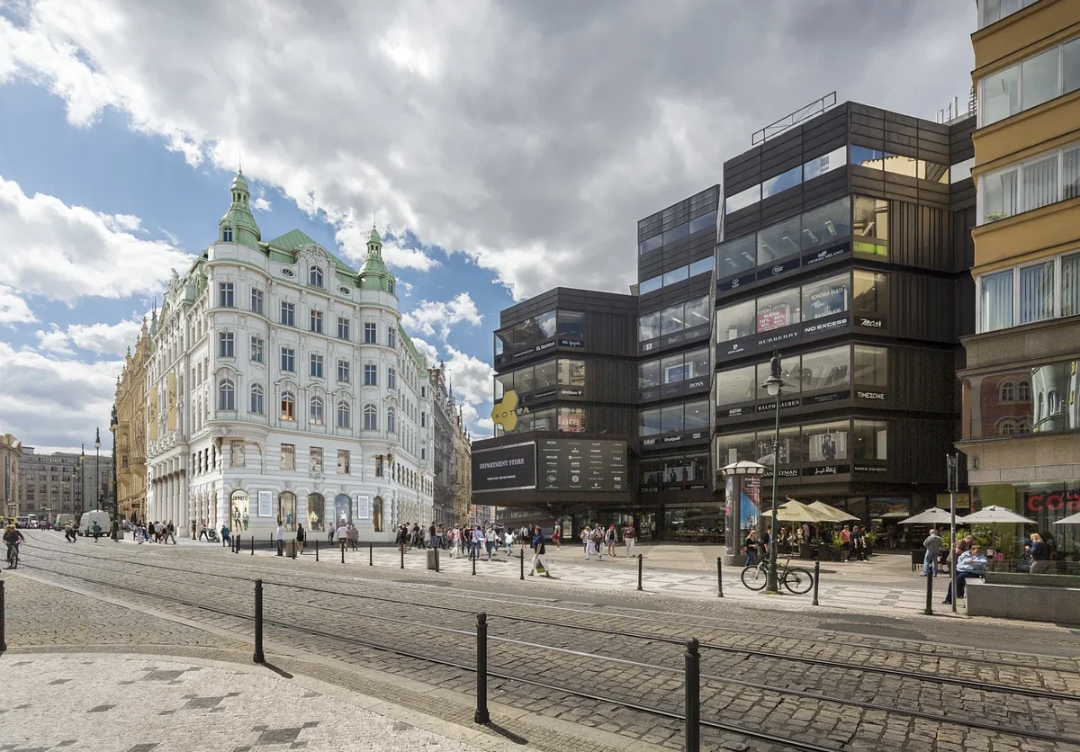 Scott.Weber NR7 workspace interior